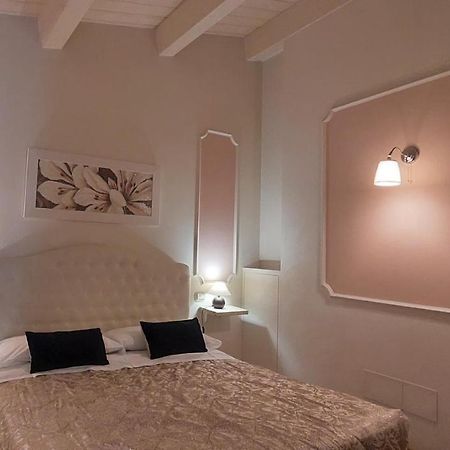 포르토 산텔피디오 Il Piccolo Giglio B&B 외부 사진