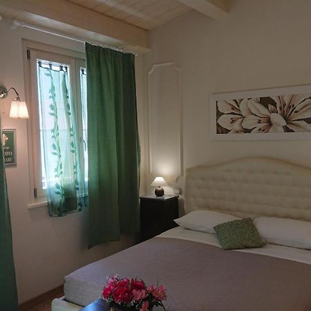 포르토 산텔피디오 Il Piccolo Giglio B&B 외부 사진