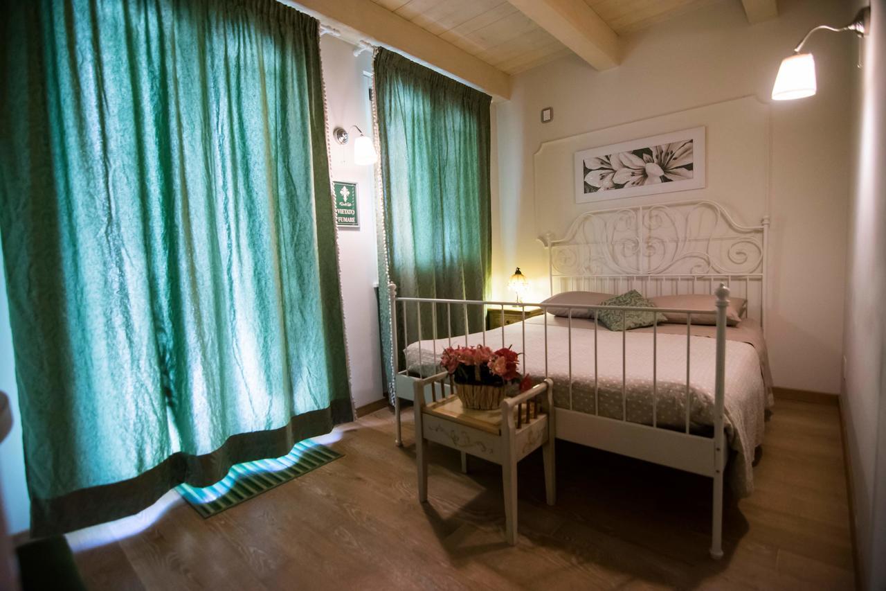 포르토 산텔피디오 Il Piccolo Giglio B&B 외부 사진