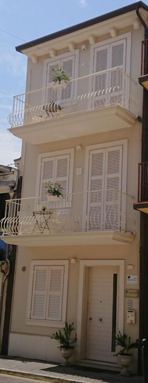 포르토 산텔피디오 Il Piccolo Giglio B&B 외부 사진